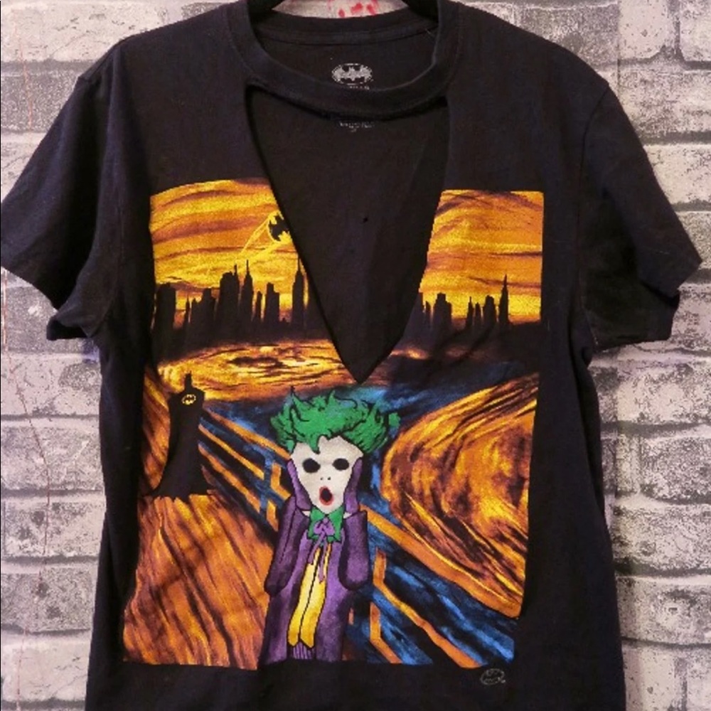 Low-Cut Joker Scream T-Shirt